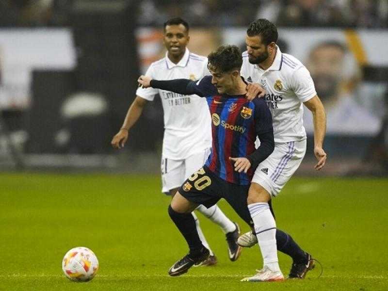 تيباس يكشف موقف جافي من المشاركة في مباراة الكلاسيكو بالدوري الإسباني