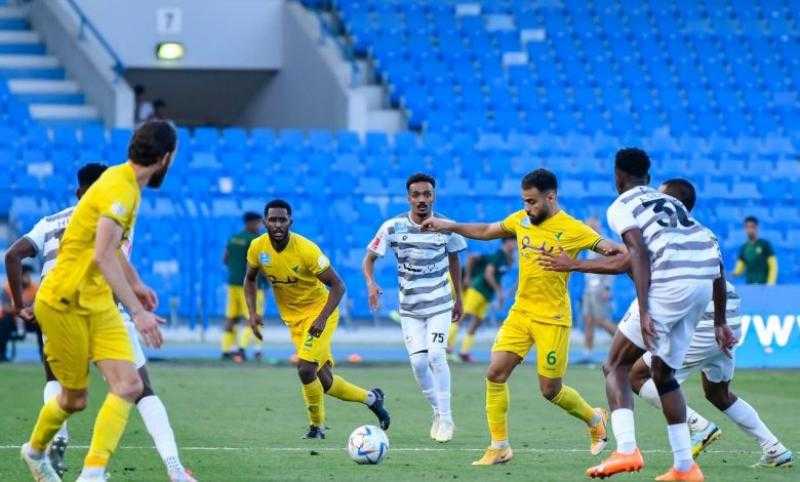 نيران صديقة تقود الطائي لتعادل قاتل مع الخليج بالدوري السعودي