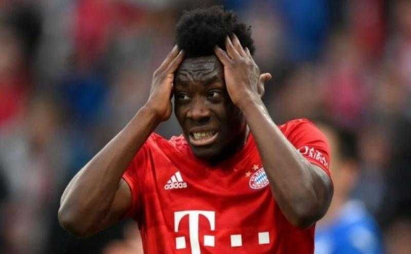 ديفيز يشتكي من الوحدة