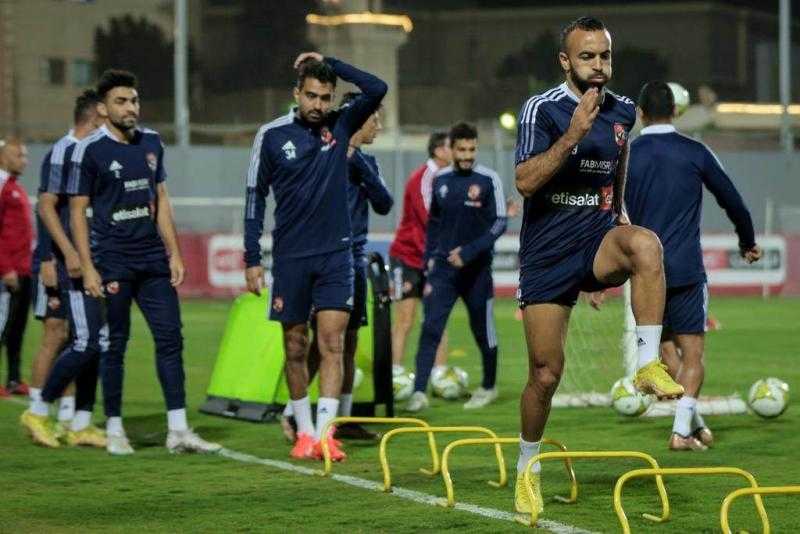 الأهلي يدفع بقوته الضاربة أمام الهلال