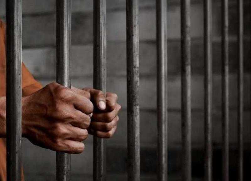 ضبط عاطل أثناء ترويجه كمية من الهيروين المخدر بمدينة أسوان