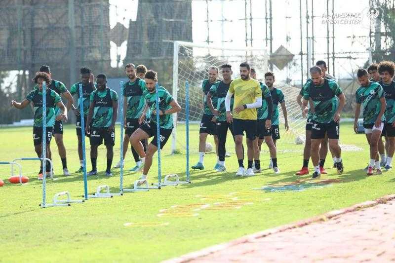 المصري يعلن قائمة الفريق لمواجهة الزمالك مساء اليوم