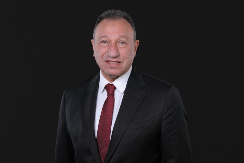 الخطيب يُهنئ لاعبي الأهلي لكرة اليد وجهازهم الفني ببطولة دوري المحترفين