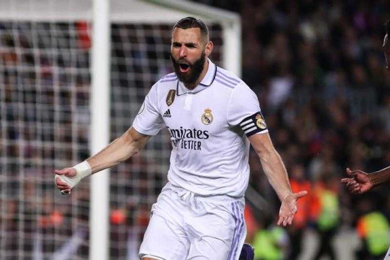 تقرير يكشف موقف بنزيما من الاستمرار مع ريال مدريد