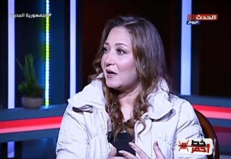 الفنانة عنبر تروي قصة كفاحها: كنت بشتغل في محل ملابس