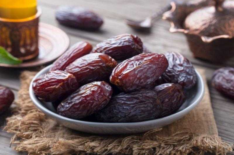 فوائد تناول التمر على السحور