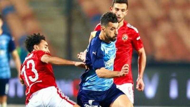 مدافع الأهلي يوجه رسالة دعم لـ عبدالله السعيد