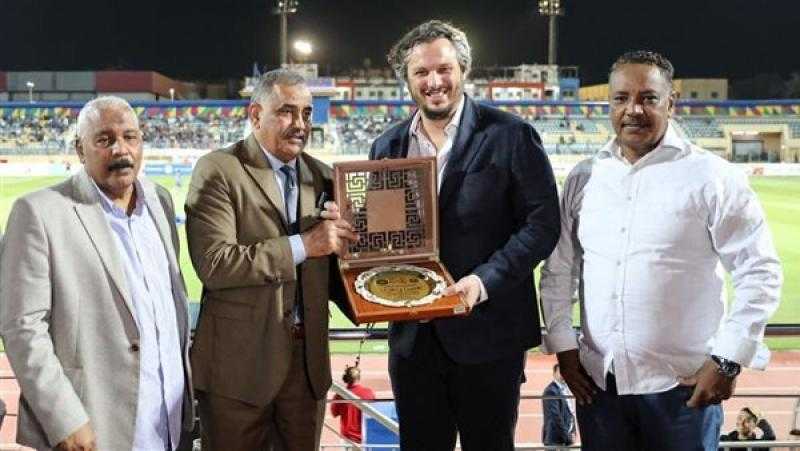 «أسوان» يكرم المهندس ممدوح عيد ونادي بيراميدز.. صور