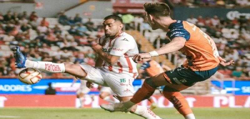 بوبيلا يتعادل مع نيكاكسا في الدوري المكسيكي