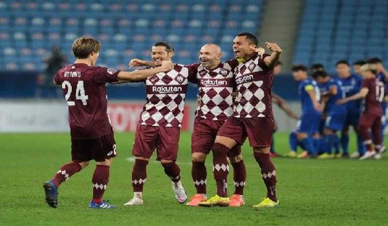 فيسيل كوبي يستعيد صدارة الدوري الياباني