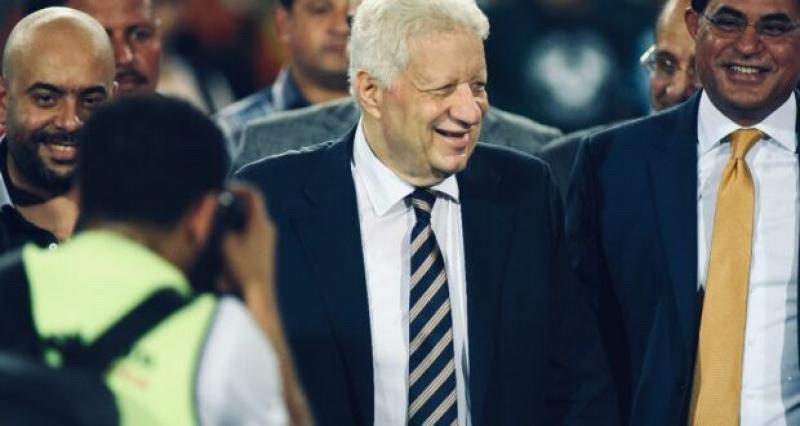 مرتضى يهنيء رجال طائرة الزمالك بعد التتويج بالدوري