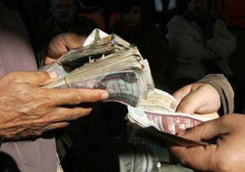 ضبط شخص بتهمة النصب على المواطنين من خلال إيهامهم بمنح قروض ميسرة في الجيزة