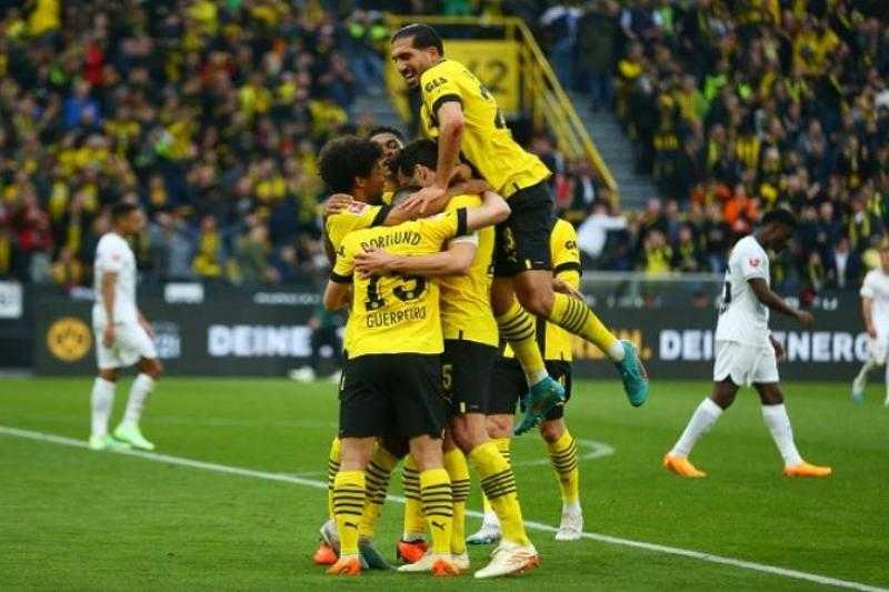 دورتموند يضرب بقوة ويقتنص صدارة البوندسليجا بعد تعثر بايرن