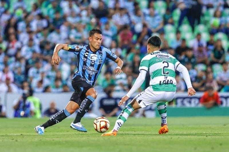 كويريتارو يهزم سانتوس لاجونا بثنائية في الدوري المكسيكي