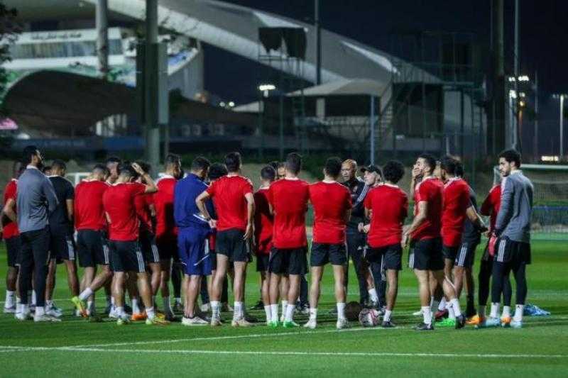 بحضور وليد سليمان..الأهلي يواصل استعداداته للقاء السوبر بأبوظبي