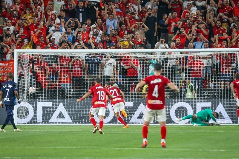 أحمد قندوسي: فخور بالتتويج بالبطولات مع الأهلي ‏