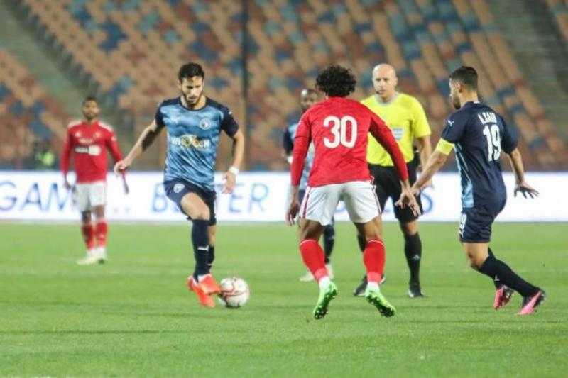 اعتراضات بالجملة.. اندهاش الجهاز الفني ولاعبي بيراميدز من قرارات حكم مباراة السوبر
