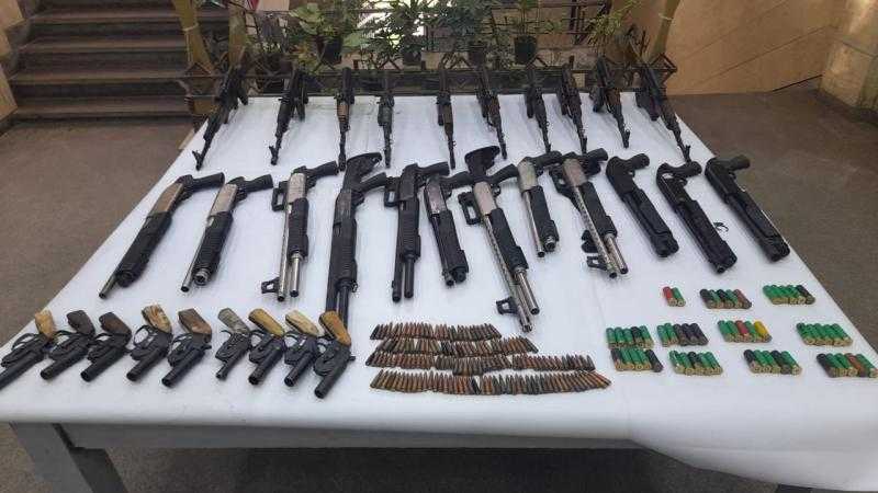 حملة أمنية لمواجهة اعمال البلطجة تسفر عن ضبط 10 بنادق آلية و16 خرطوش و133 فردا محلي الصنع