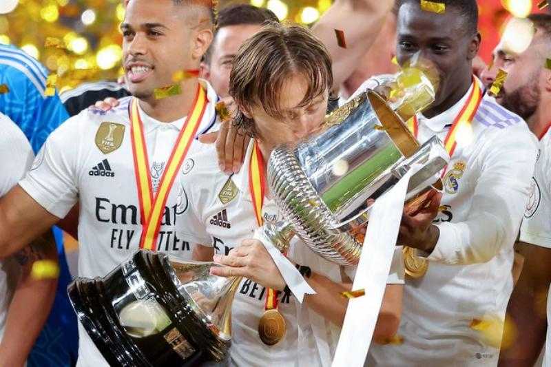 ريال مدريد يعلن موعد تجديد عقد لوكا مودريتش