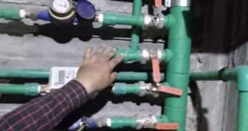 النيابة تأمر بحبس المتهمين بسرقة عدادات المياه من داخل المساكن بالسلام