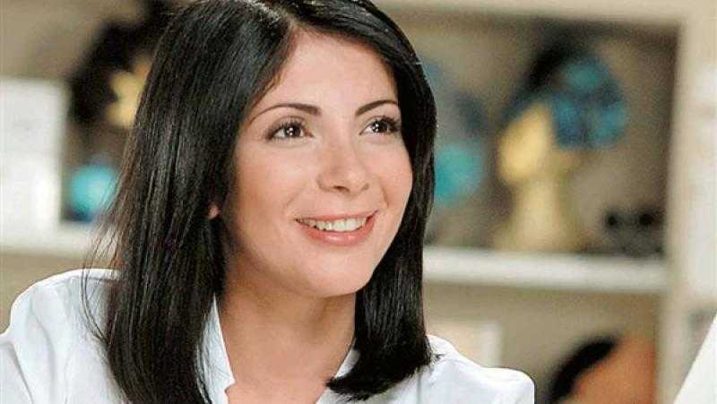 منى زكي عن تكريمها في مهرجان الدراما: «شكرا لكل مشاهد إداني صوته»