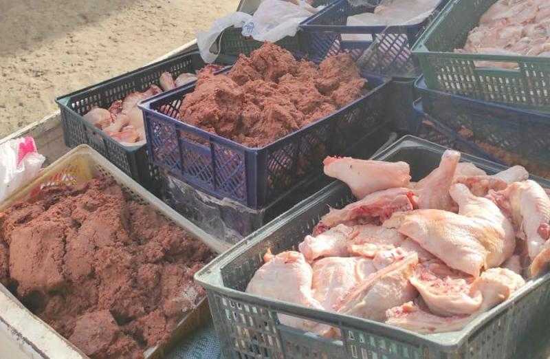 مصادرة لحوم ودواجن ورنجة من أسواق الغربية
