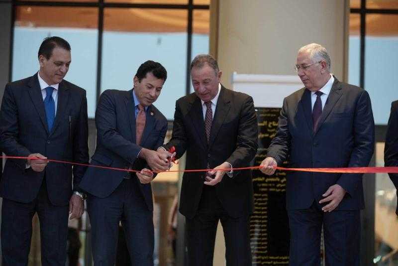 وزير الرياضة والخطيب يفتتحان فرع النادي الأهلي بالقاهرة الجديدة
