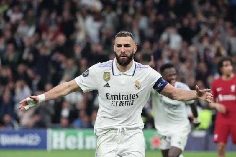 رسميا.. بنزيما يرحل عن ريال مدريد