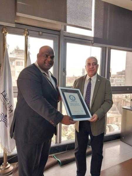 المصارع المصري اشرف كابونجا يدخل موسوعة جينيس كأقوى رجل في العالم