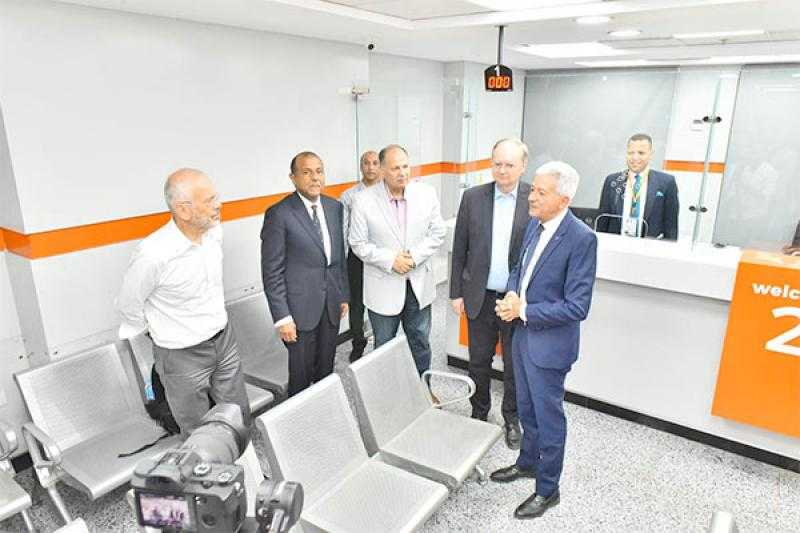 محافظ أسيوط ورئيس وفد الاتحاد الأوروبي يتفقدان الغرفة التجارية| صور