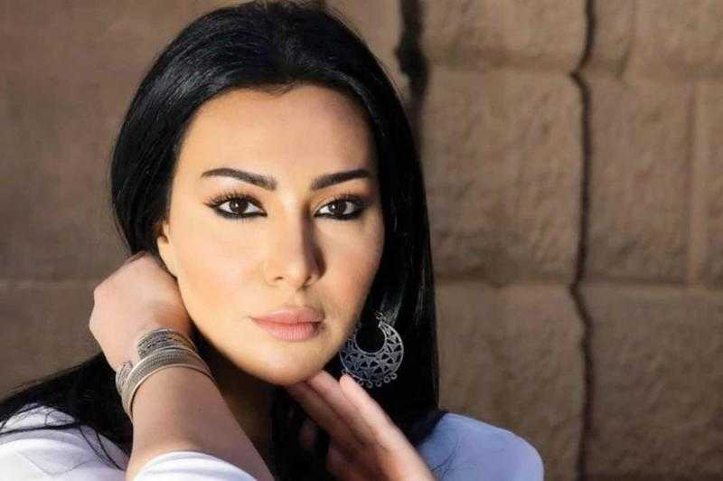 كنت بمر بإحباط..ميرهان حسين تتراجع عن قرار الاعتزال