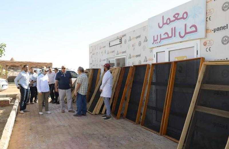 محافظ الوادي الجديد يتفقد مشروعات الاستثمار الزراعي وإنتاج الحرير شمال الخارجة | صور