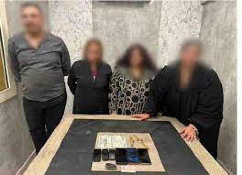 ضبط تشكيل عصابي لنشل المواطنين داخل سيارات النقل الجماعي