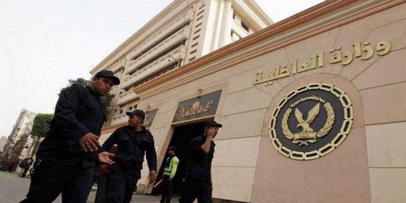 الداخلية تضبط شخصا يضرب كلبا بمنطقة الساحل في القاهرة