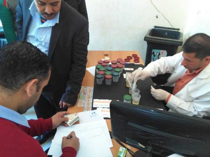 إجراء فحص المخدرات لـ 80 من سائقي السيارات على الطرق السريعة