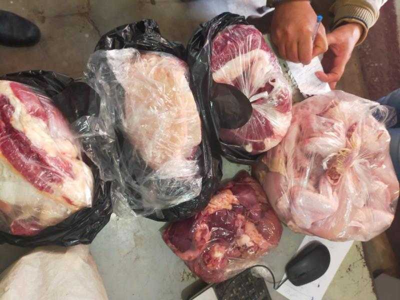 ضبط 10 جزارين في إدكو بالبحيرة يعرضون لحوما فاسدة