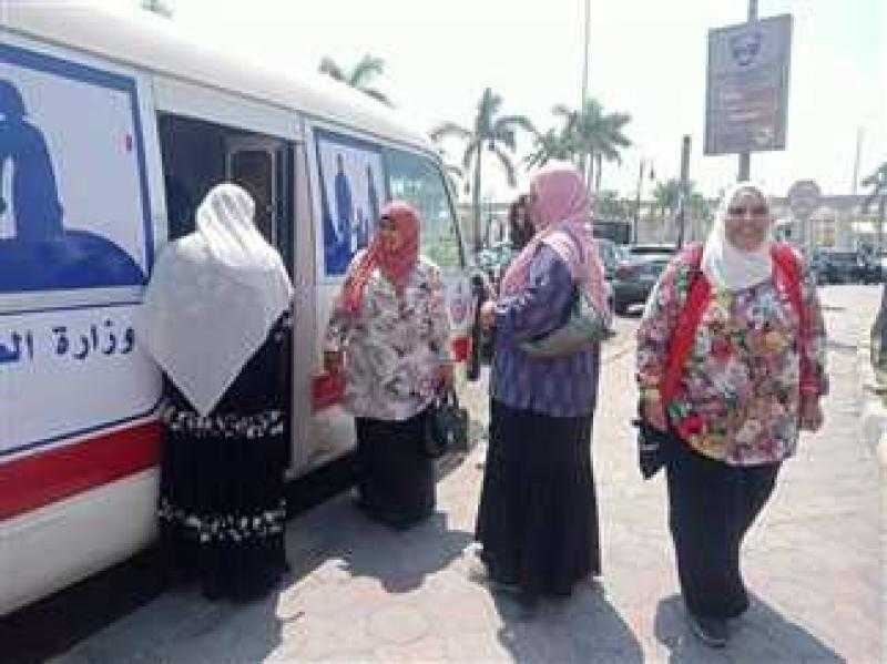 فحص 1504 مواطنين خلال قافلة طبية مجانية بقرية هارون في البحيرة