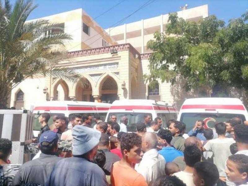 تشييع جثامين 5 أشخاص من أسرة واحدة بالشرقية.. «ضحايا انهيار عقار القاهرة»