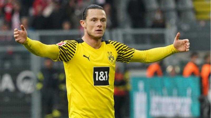 دورتموند الألماني يفسخ عقد مدافعه نيكو شولتس