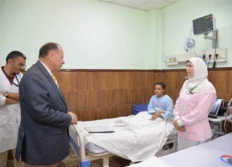 محافظ أسيوط يتفقد أقسام مستشفى البداري المركزي