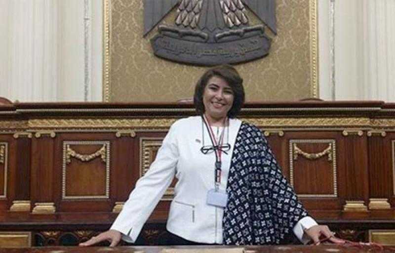 النائبة غادة عجمي تلتقي السفير المصري والجالية بالكويت