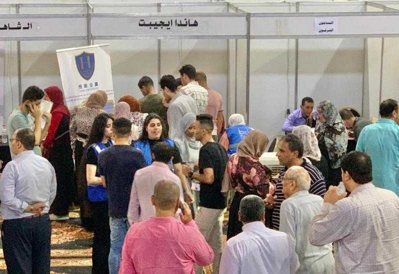 ملتقى توظيف ”حياة كريمة” بالقليوبية يواصل استقبال الشباب لليوم الثاني