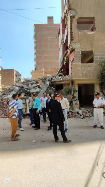 النيابة الإدارية تعاين موقع هدم منزل بالمنيا دون مراعاة الأصول الفنية