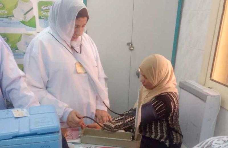 محافظ أسيوط يستعرض جهود إجراء العمليات الجراحية المجانية | صور