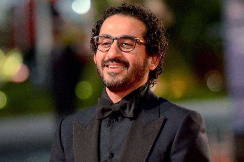 أحمد حلمي يشارك متابعيه على فيس بوك تجربة «لقاء بين الأصدقاء»