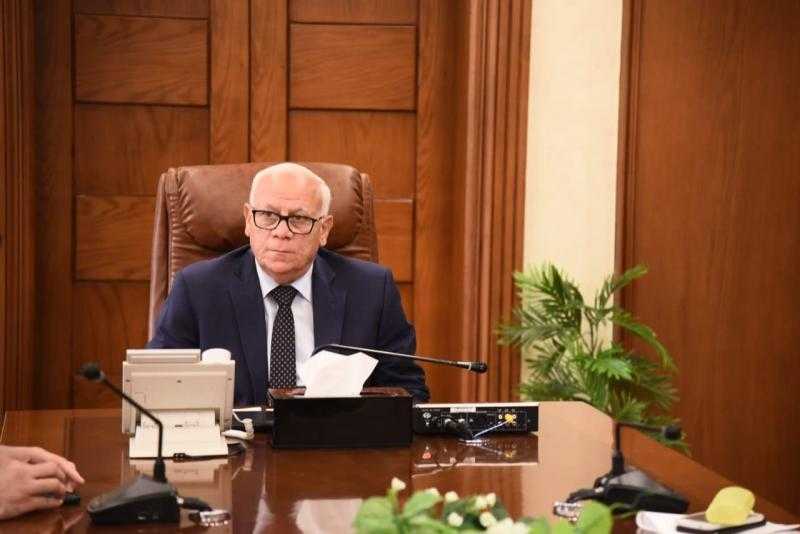 محافظ بورسعيد يناقش إنشاء محطة ”البيوجاز” لإدارة المخلفات الحيوانية والزراعية ببورسعيد