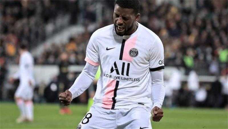 فينالدوم يطلب فسخ عقده مع باريس سان جيرمان