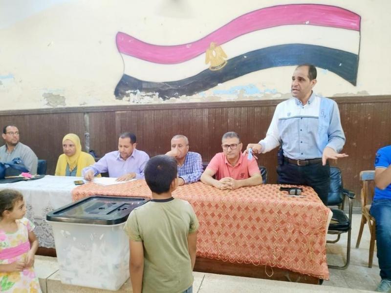 إجراء القرعة العلنية بمركز الرياض بكفرالشيخ للاستفادة بأراضي الوادي الجديد