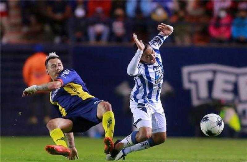 أتلتيكو سان لويس يتصدر الدوري المكسيكي بثنائية في شباك باتشوكا