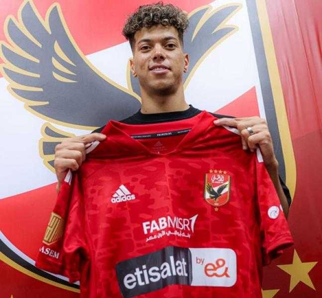 محام دولي: الزمالك والمحلة والحدود لهم الحق في 5% من انضمام إمام عاشور للأهلي